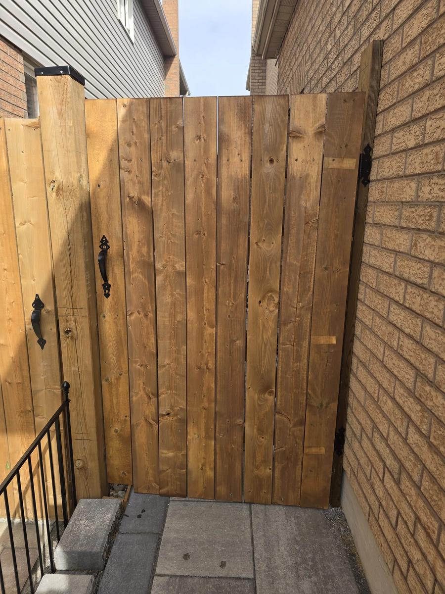 Finished side-yard double gate with handles and hinges